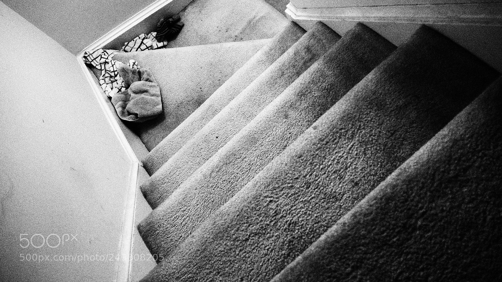 Olympus OM-D E-M10 III sample photo. Down stairs photography