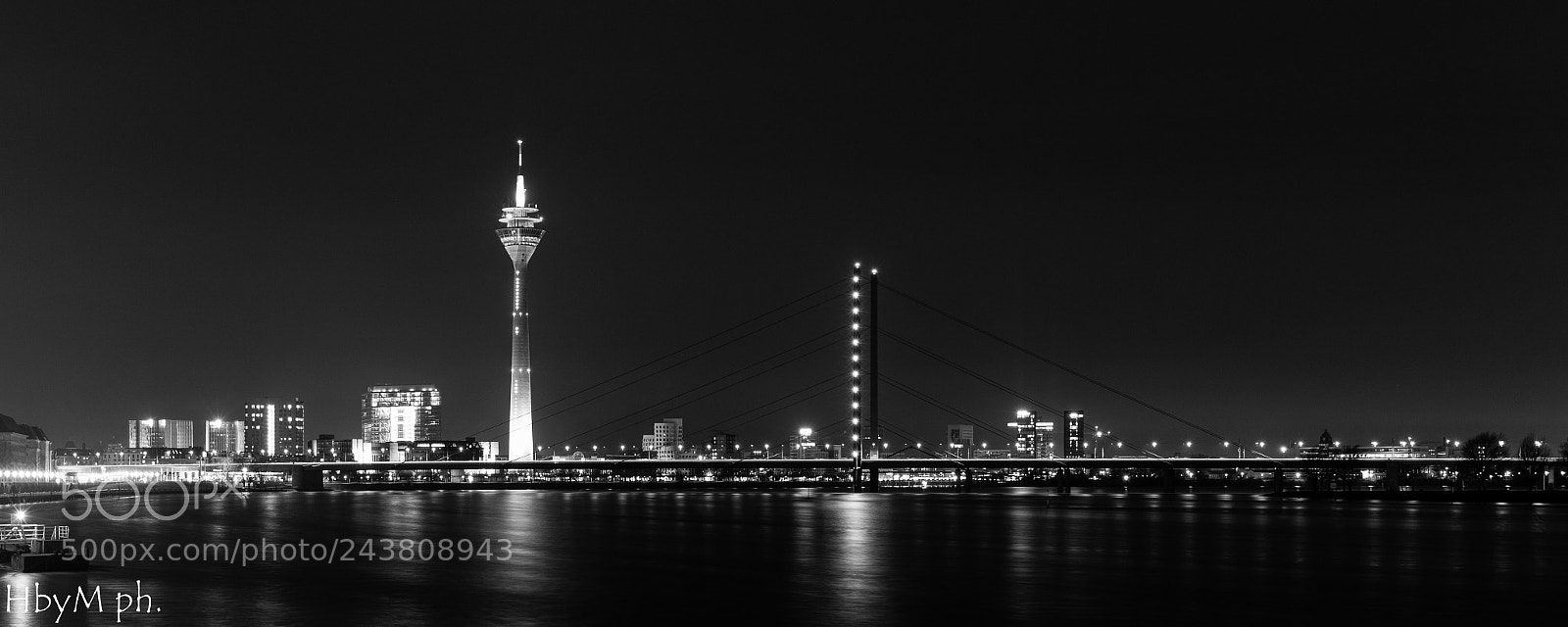 Canon EOS 7D Mark II sample photo. Düsseldorf bei nacht photography