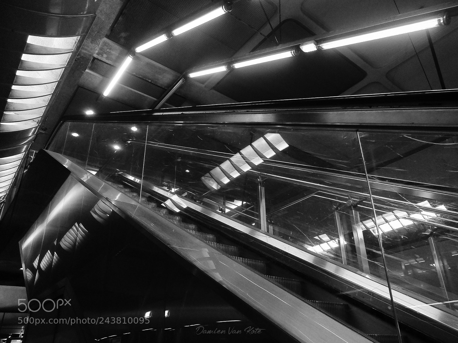 Fujifilm X10 sample photo. Untilted photography