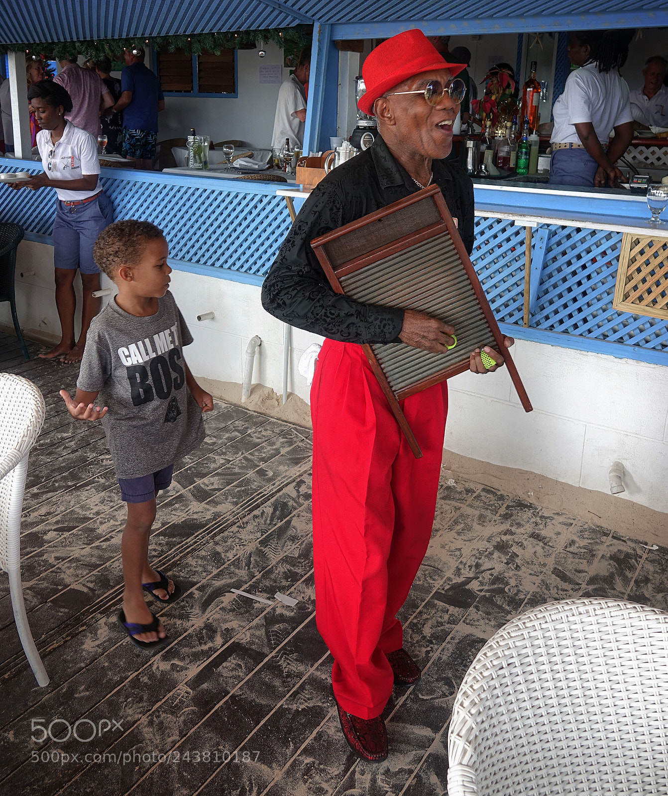 Sony Cyber-shot DSC-RX10 III sample photo. The washboard player. photography