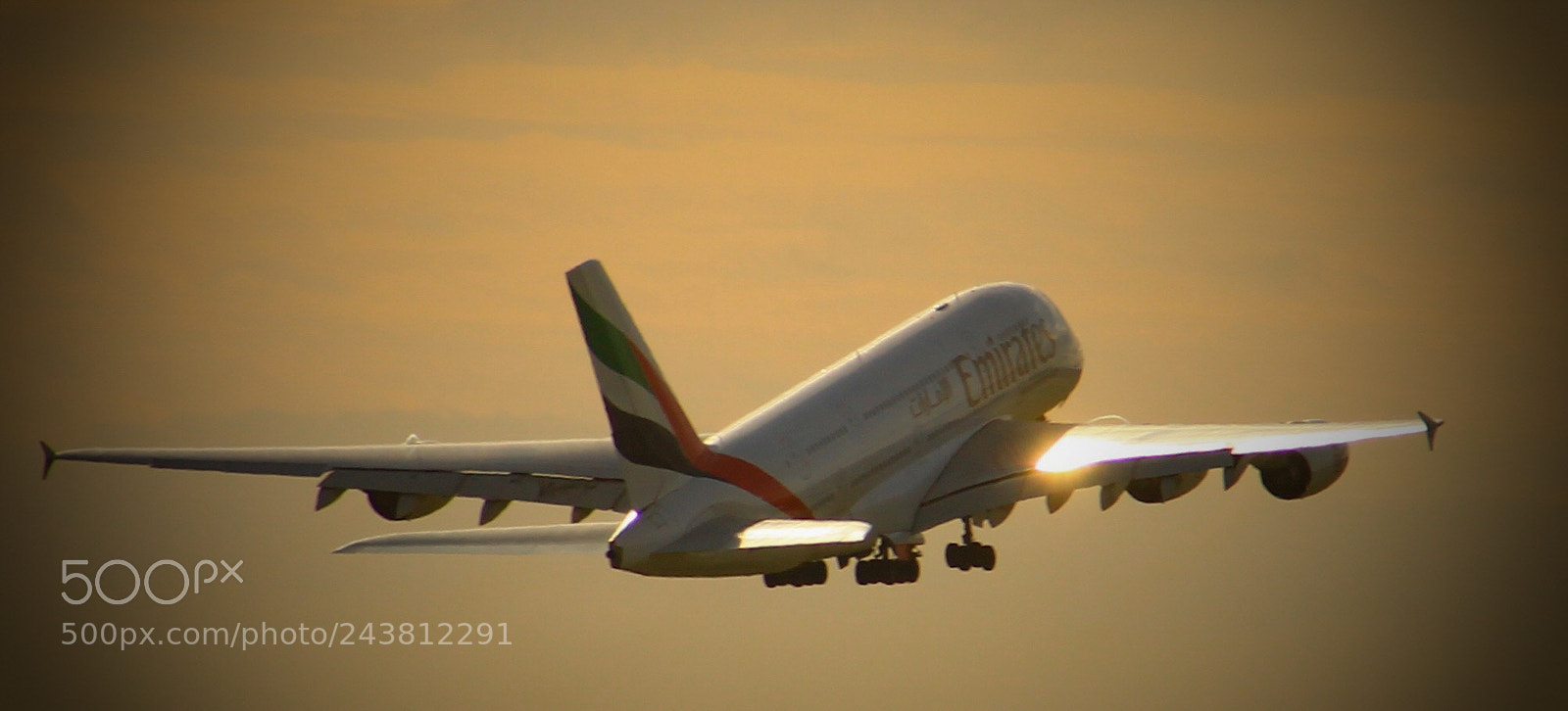 Canon EOS 1100D (EOS Rebel T3 / EOS Kiss X50) sample photo. A380 into the sunset photography