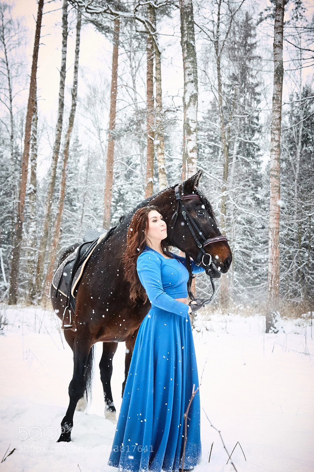 Canon EOS-1D Mark IV sample photo. Lady in blue photography