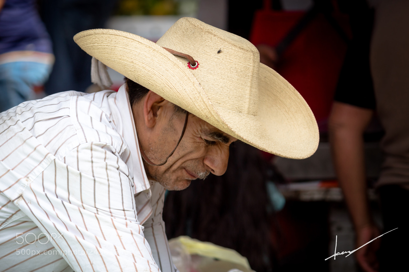 Canon EOS 1300D (EOS Rebel T6 / EOS Kiss X80) sample photo. Vendedor de mercado valle photography