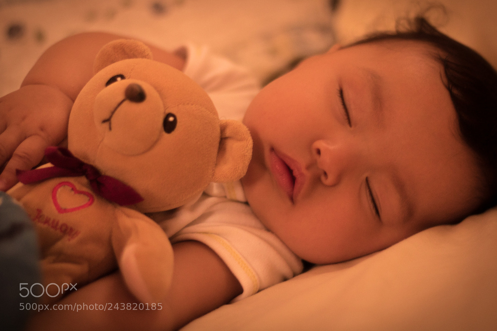 Canon EOS 750D (EOS Rebel T6i / EOS Kiss X8i) sample photo. Sleeping with her teddy photography