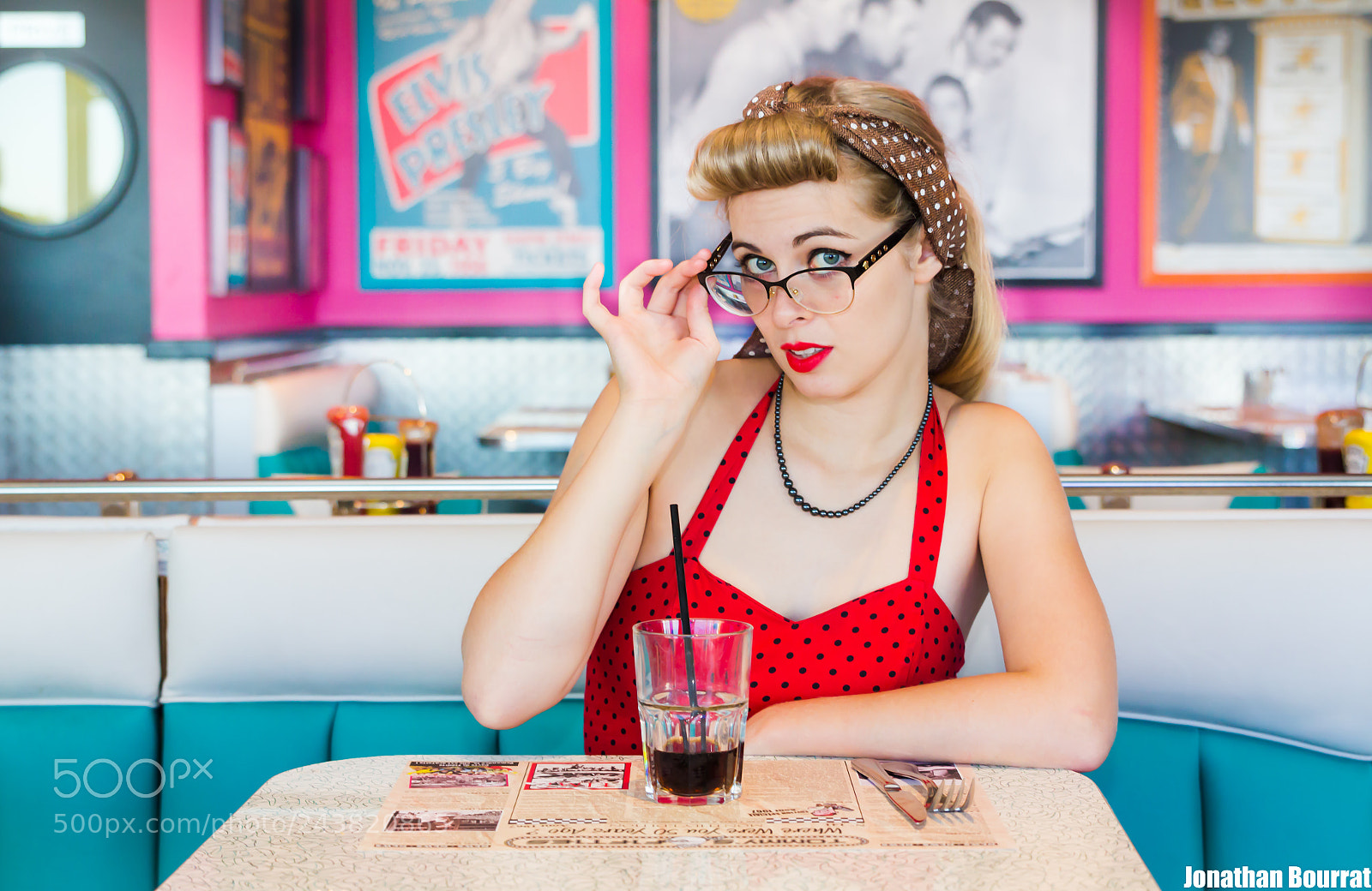 Canon EOS 60D sample photo. At tommy's diner of photography