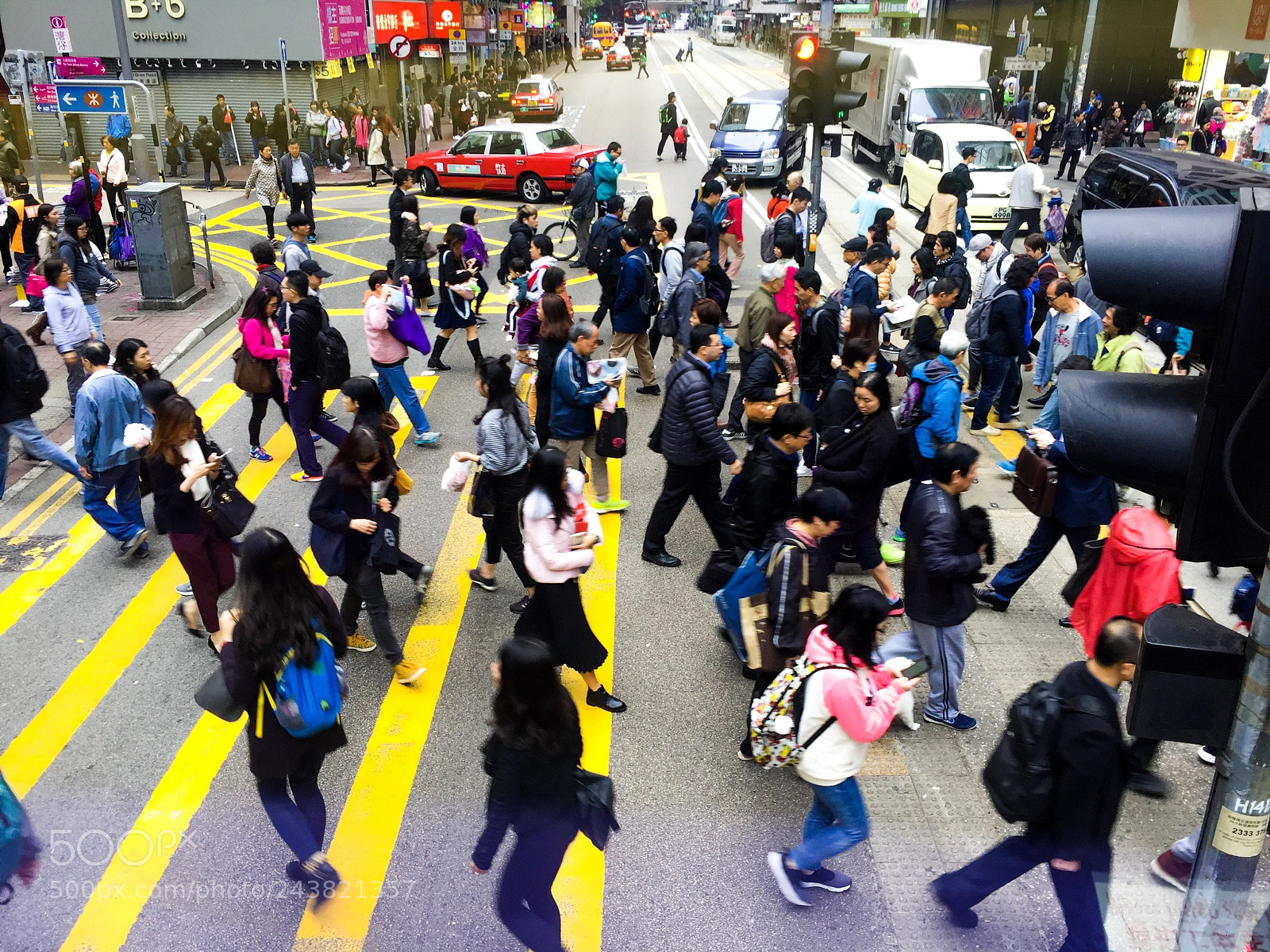 Apple iPhone 6 sample photo. Pedestrians photography