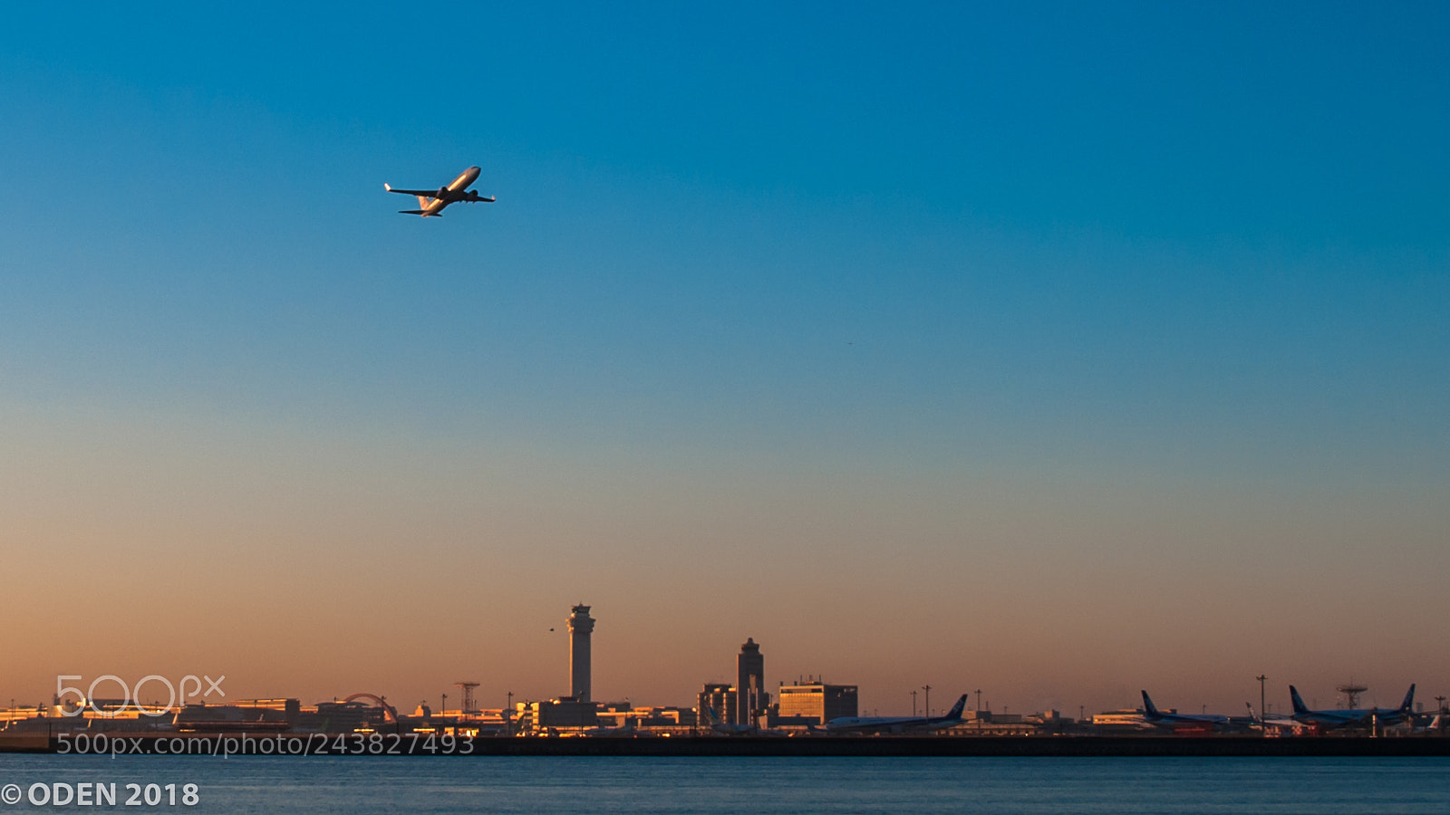 Nikon D300 sample photo. Takeoff from haneda photography