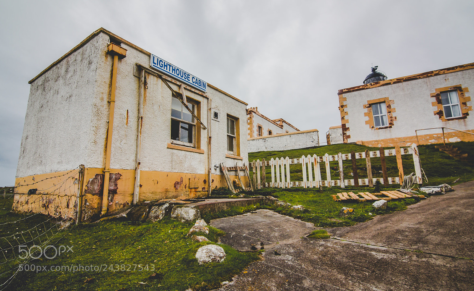 Canon EOS 650D (EOS Rebel T4i / EOS Kiss X6i) sample photo. Lighthouse cabin photography