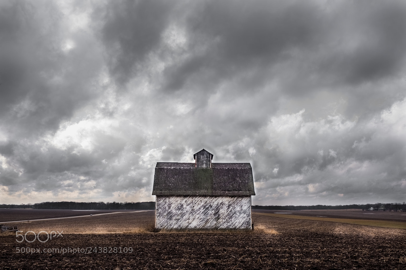 Fujifilm X-T20 sample photo. Barn under ominous sky photography