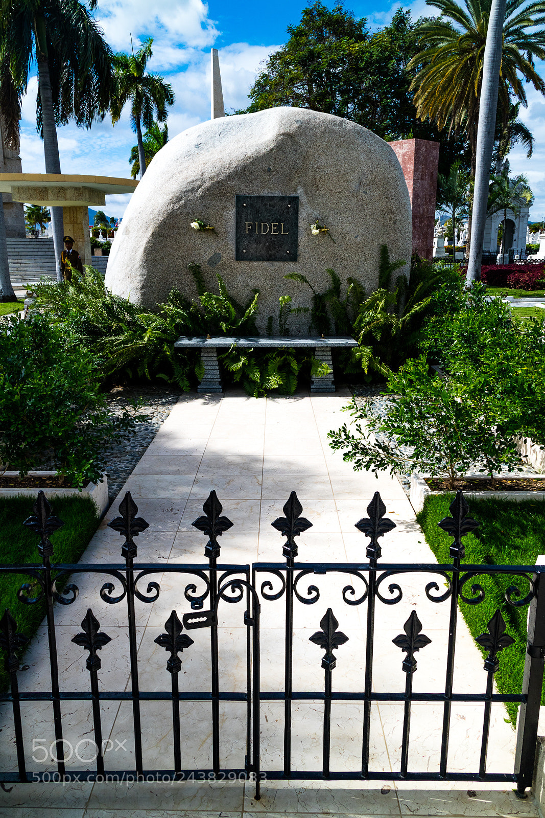 Canon EOS M3 sample photo. Grave fidel castro photography