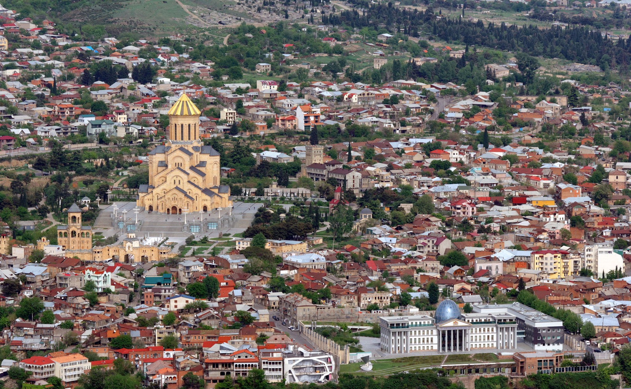 Canon EOS 550D (EOS Rebel T2i / EOS Kiss X4) + Sigma 50-200mm F4-5.6 DC OS HSM sample photo. Tbilisi photography