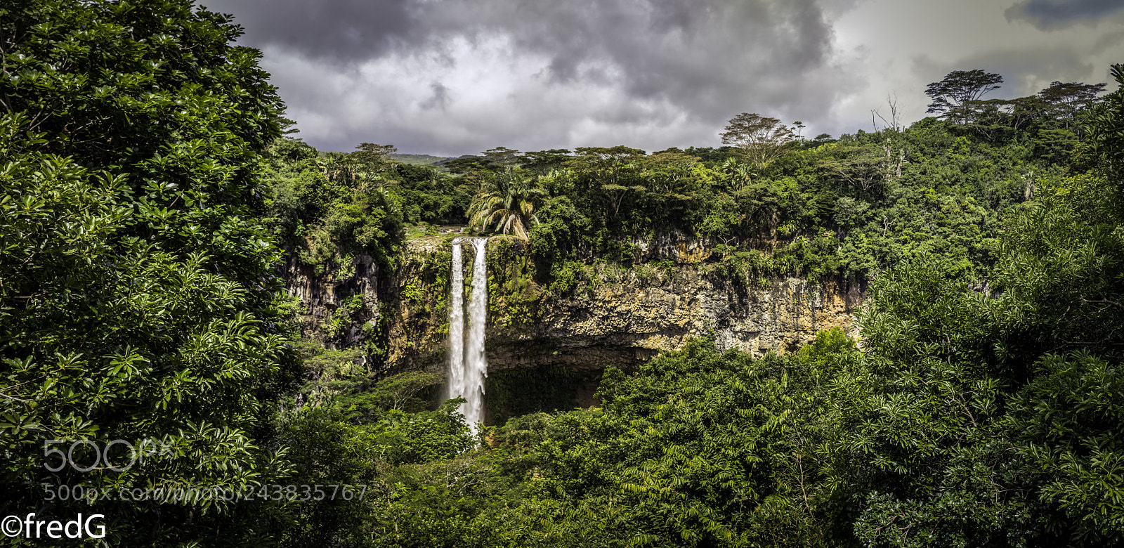 Canon EOS 600D (Rebel EOS T3i / EOS Kiss X5) sample photo. Chamarel waterfall photography