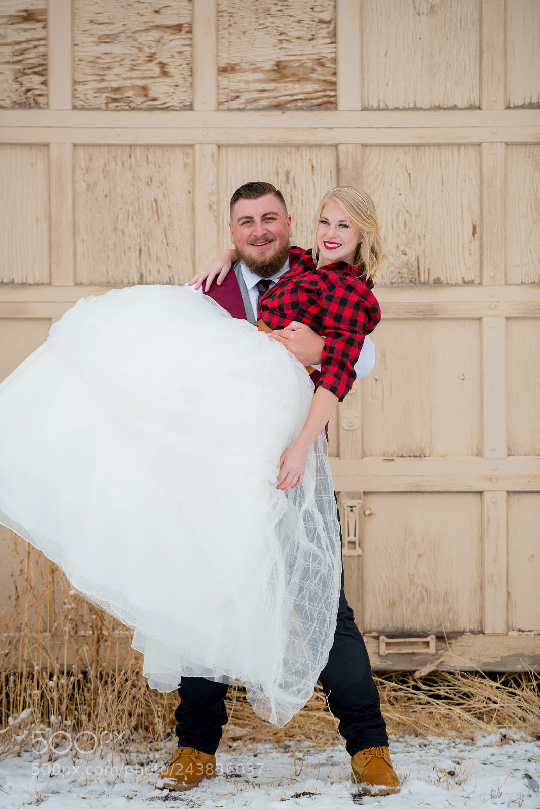 Nikon D800 sample photo. Aaron lifting alex photography