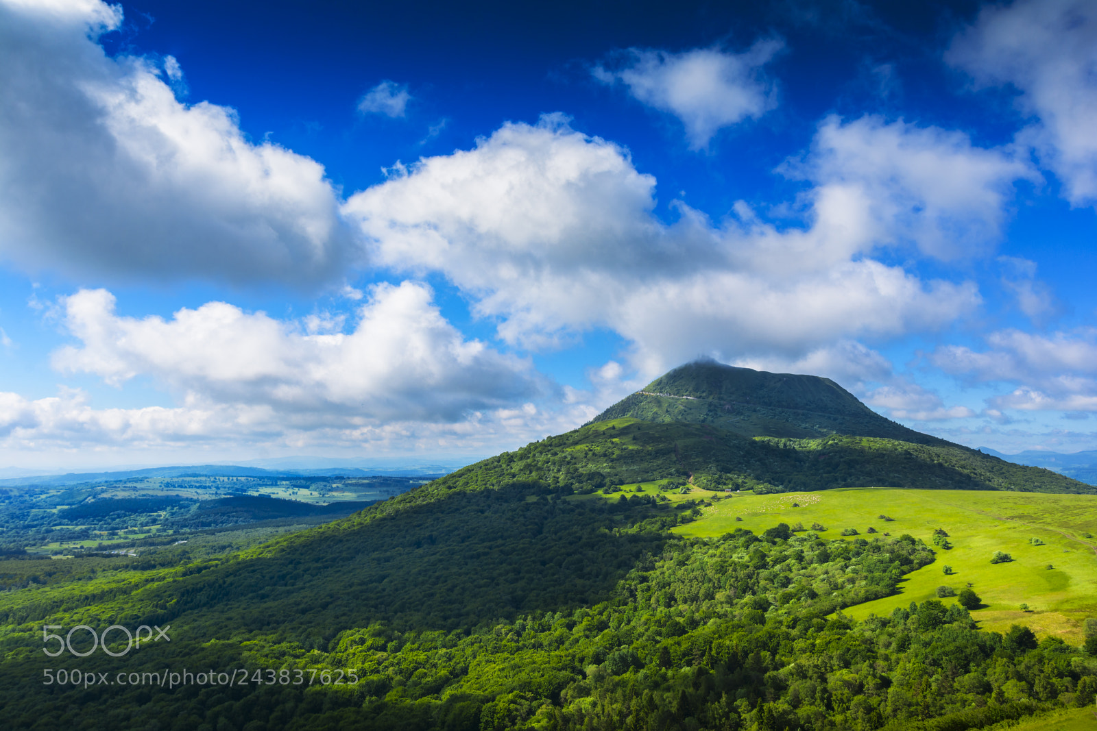 Nikon D7100 sample photo. Puy de dome mountain photography
