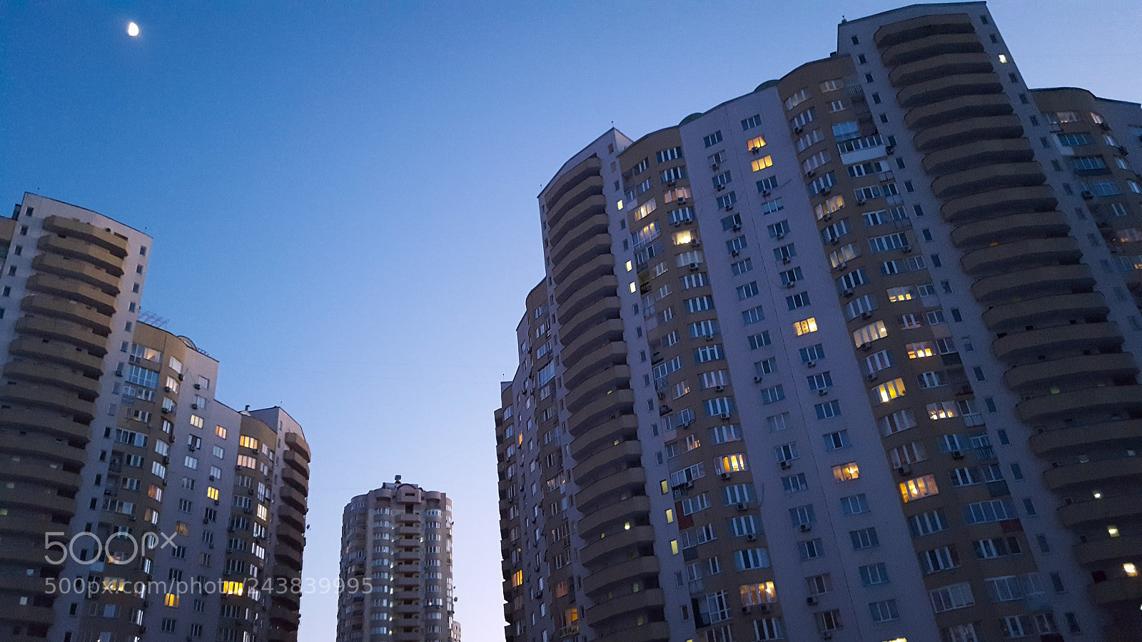 Samsung GALAXY S6 edge sample photo. City in the evening photography