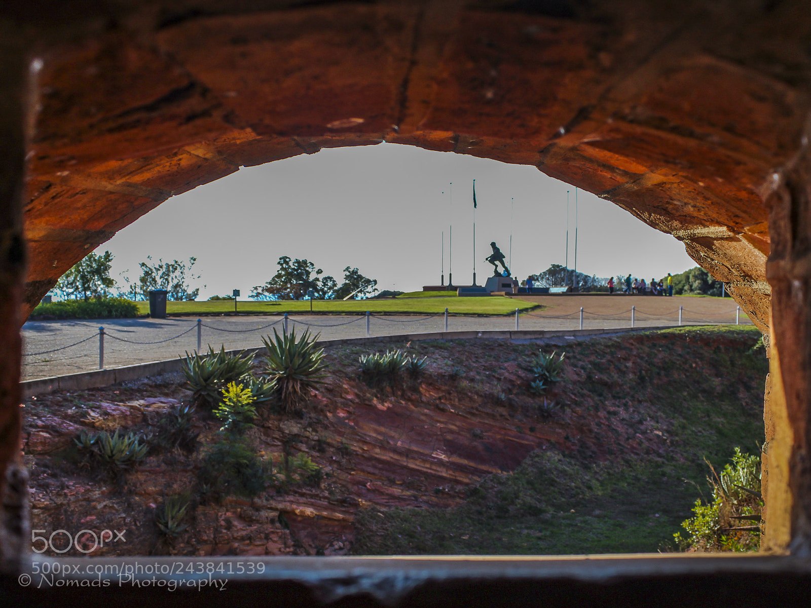 Canon EOS 650D (EOS Rebel T4i / EOS Kiss X6i) sample photo. Porthole photography