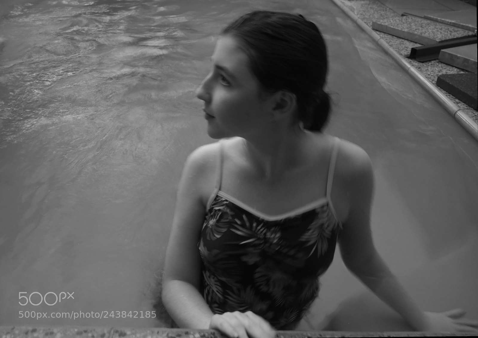 Olympus OM-D E-M10 II sample photo. Girl in pool 2 photography