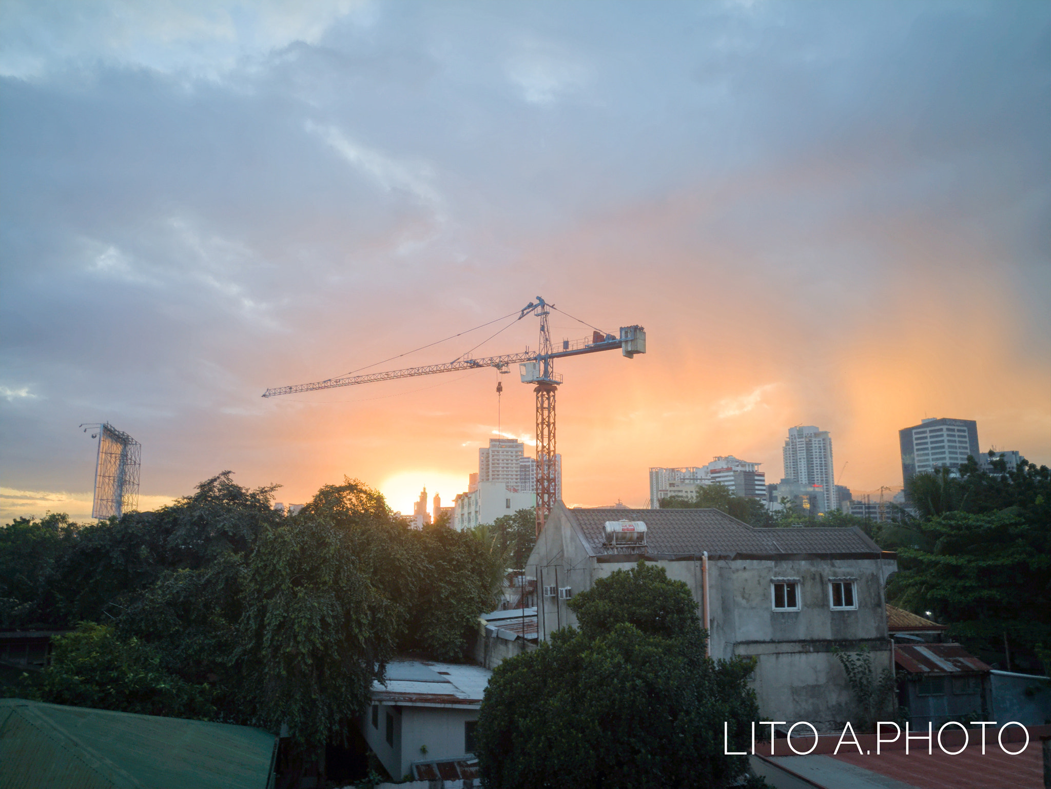 ASUS ZenFone 3 (ZE520KL) sample photo. The city sunset photography