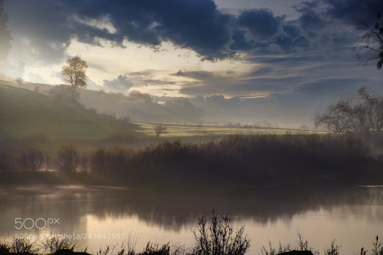 Canon EOS 77D (EOS 9000D / EOS 770D) sample photo. Foggy lake photography
