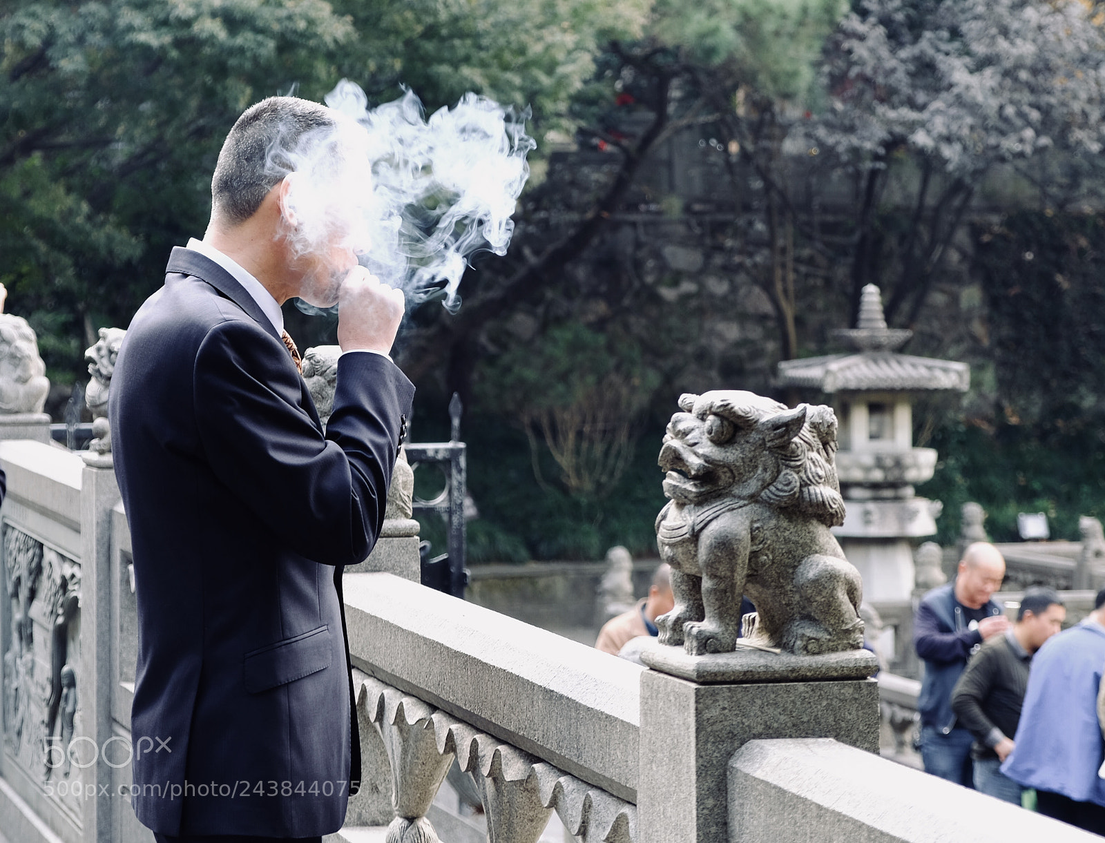 Fujifilm X-T2 sample photo. Shanghai smoker photography
