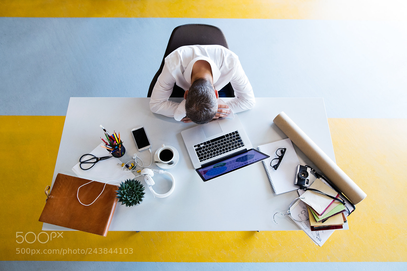 Nikon D5 sample photo. Businessman at the desk photography
