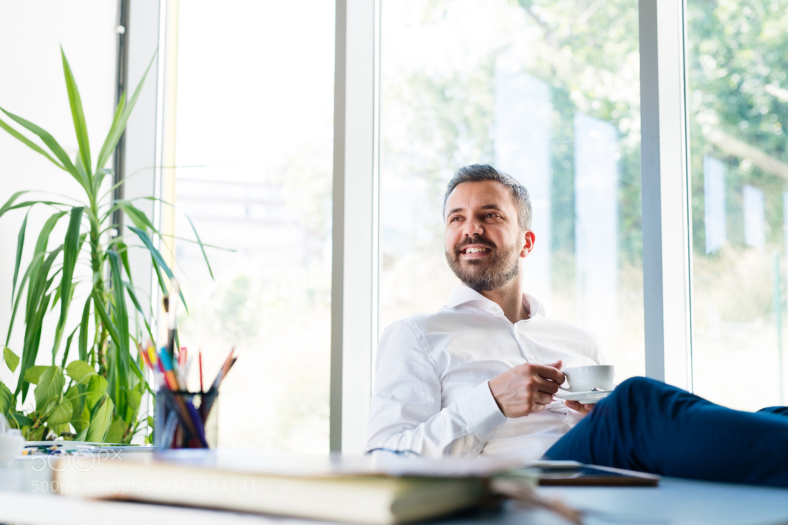 Nikon D5 sample photo. Businessman drinking coffee with photography