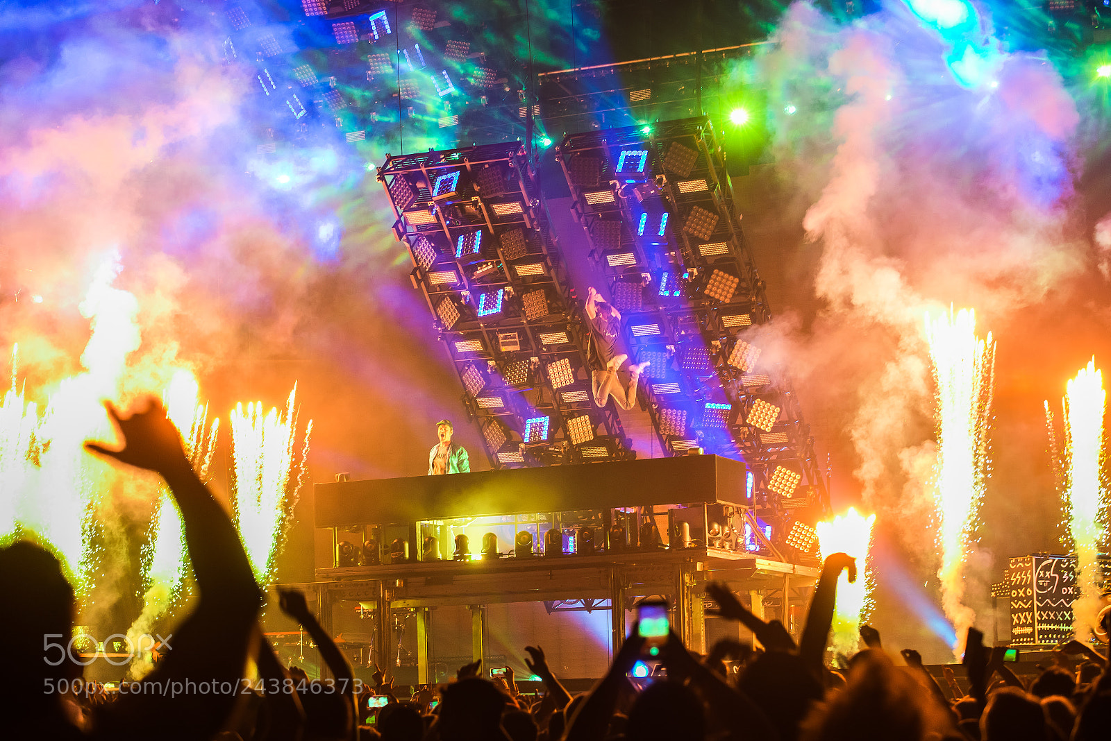 Nikon D610 sample photo. Chainsmokers photography