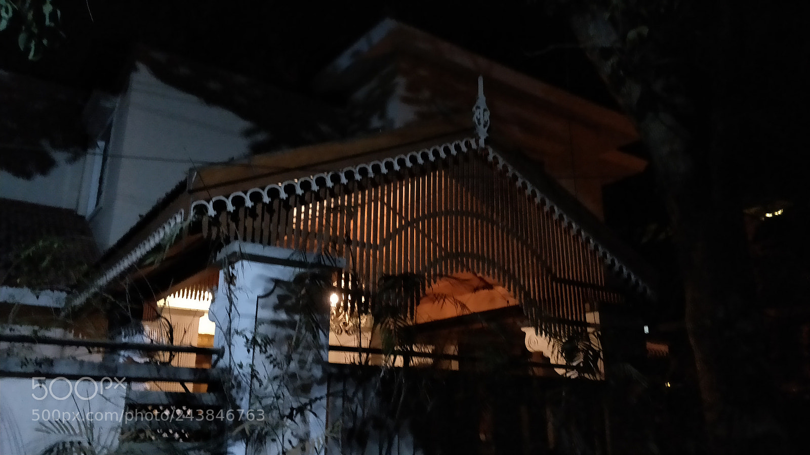 OnePlus 5 sample photo. A beautiful house in photography