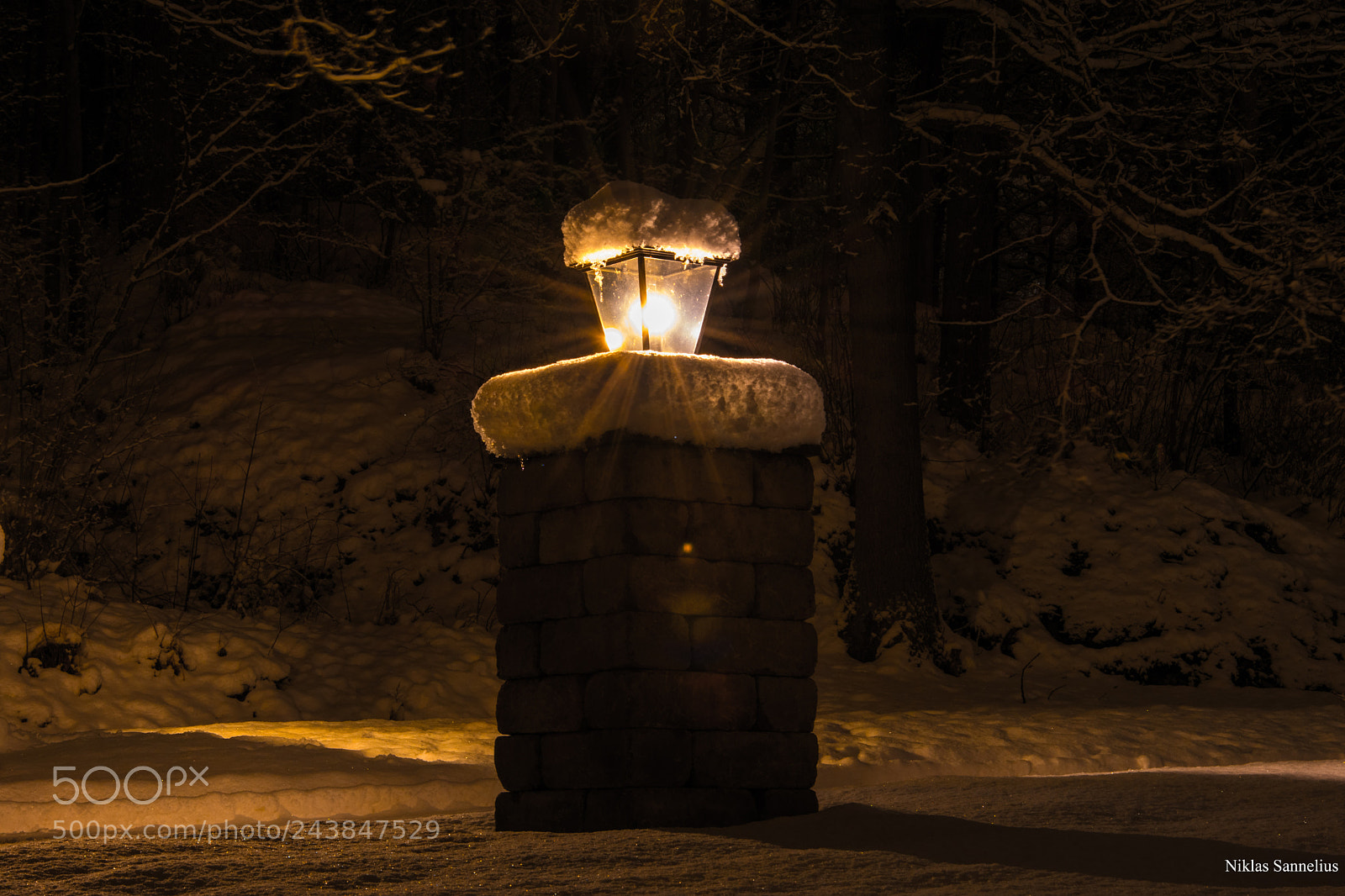 Nikon D3400 sample photo. Ensam stenmur med glimten photography