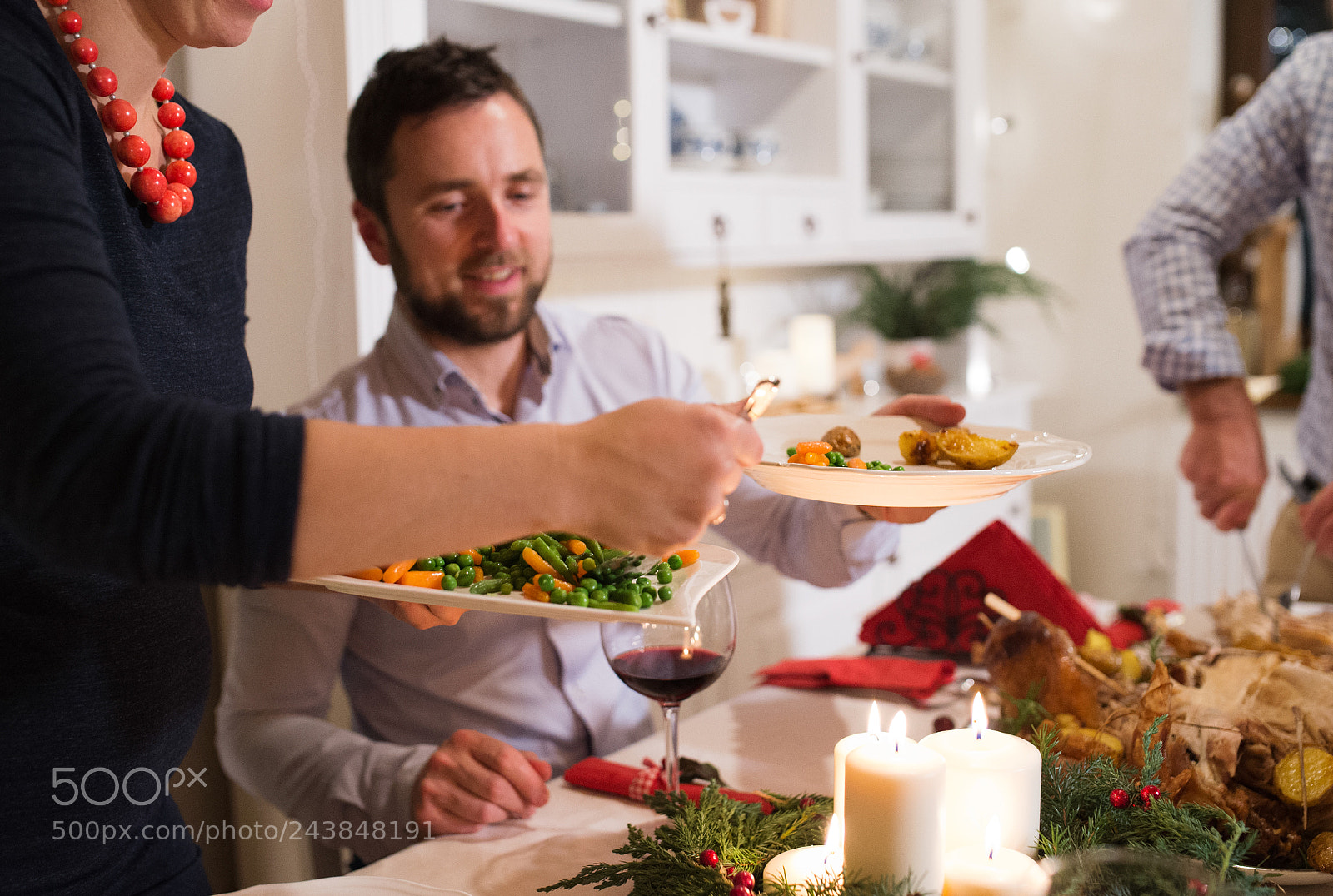 Nikon D4S sample photo. Beautiful couple celebrating christmas. photography