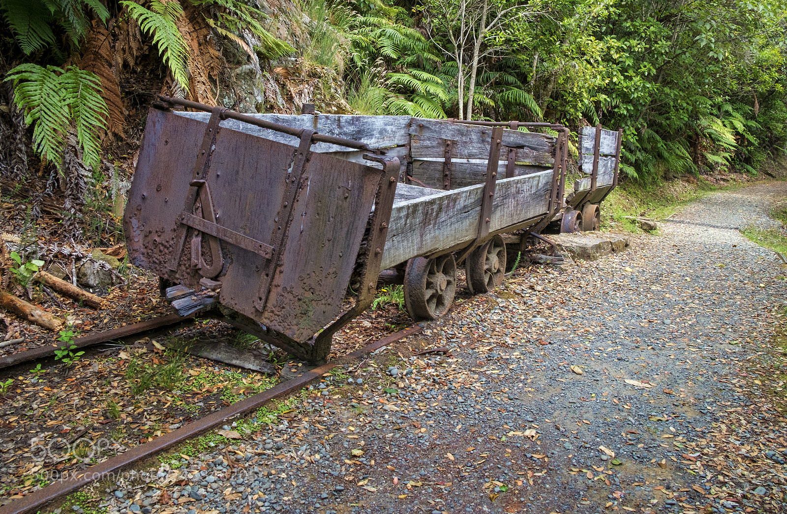 Fujifilm X-Pro1 sample photo. Old wagon photography
