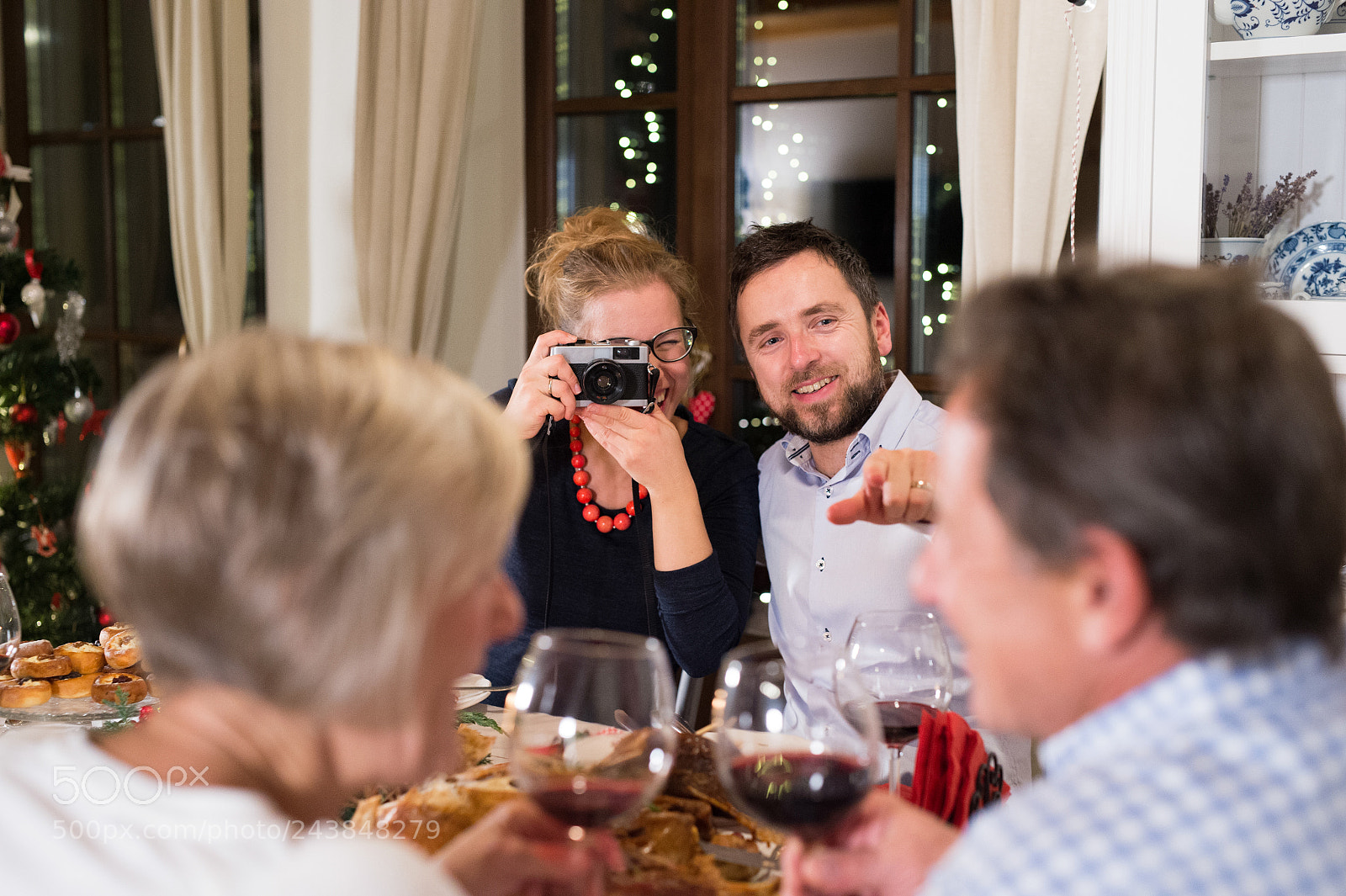 Nikon D4S sample photo. Young couple celebrating christmas photography