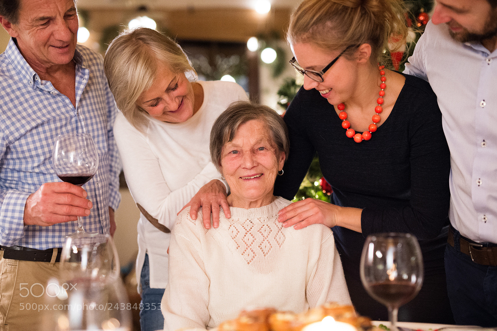 Nikon D4S sample photo. Beautiful big family celebrating photography