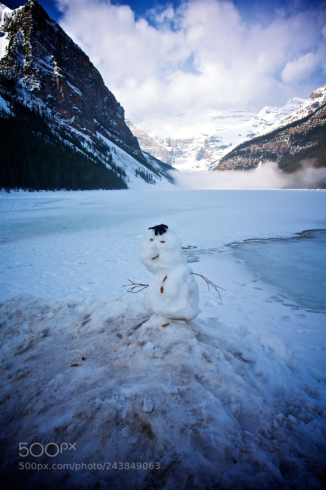Sony DSC-R1 sample photo. Funny snowman photography