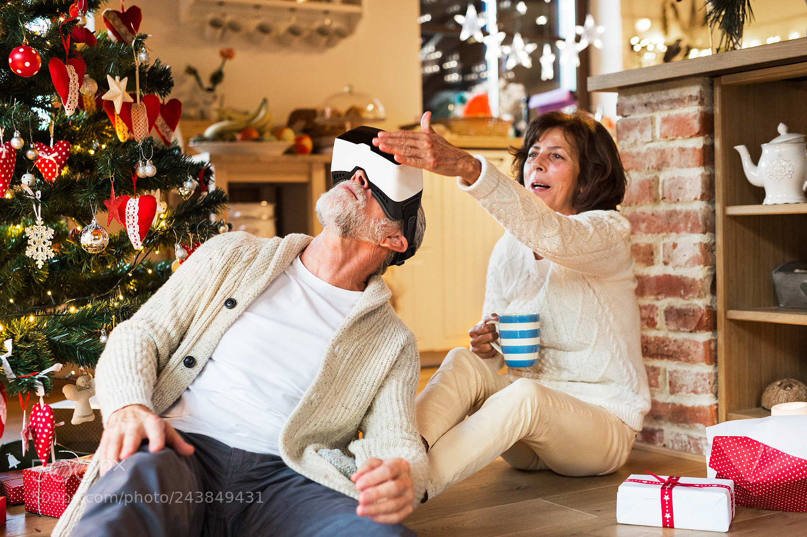 Nikon D4S sample photo. Senior couple in front photography