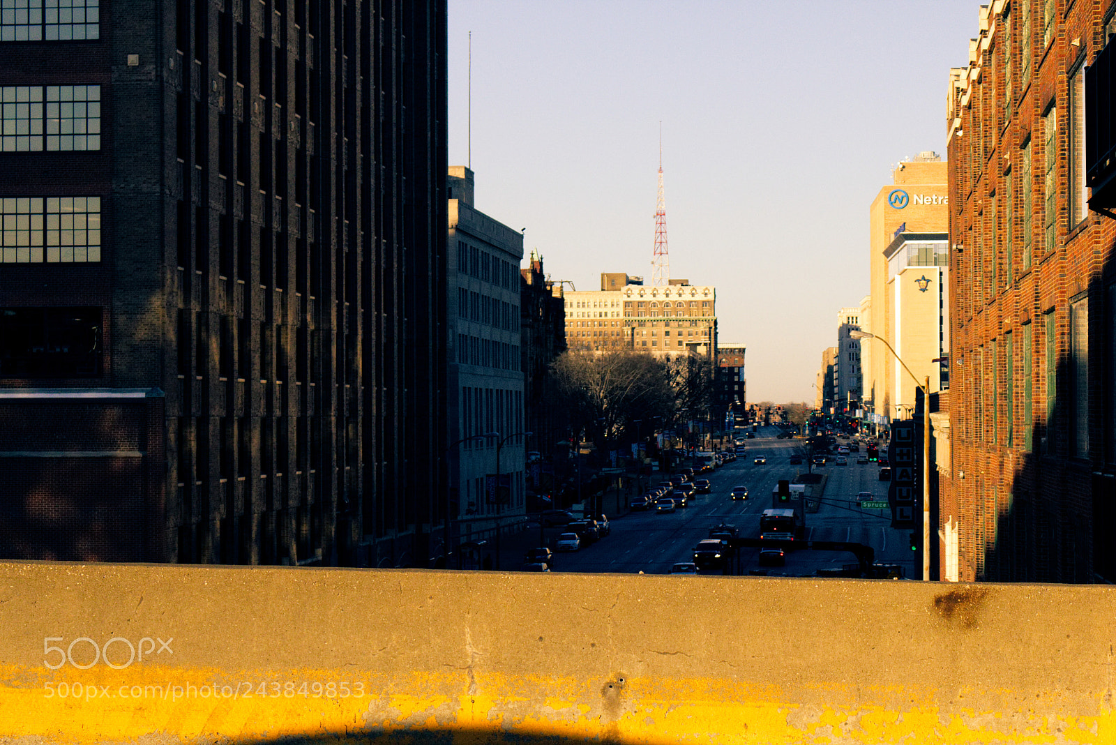 Canon EOS 750D (EOS Rebel T6i / EOS Kiss X8i) sample photo. Busy streets photography