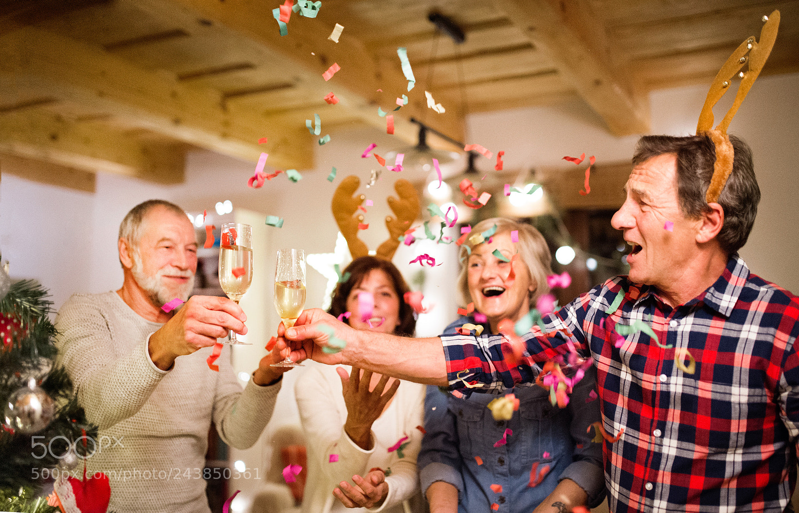 Nikon D4S sample photo. Senior friends with confetti photography