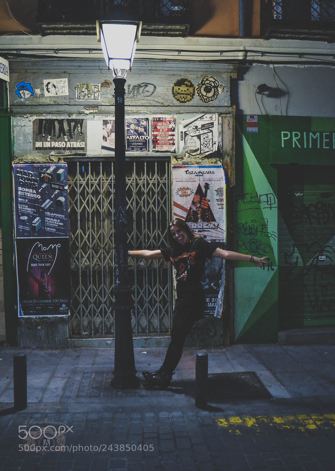 Nikon D3100 sample photo. Malasaña enciende bombillas photography