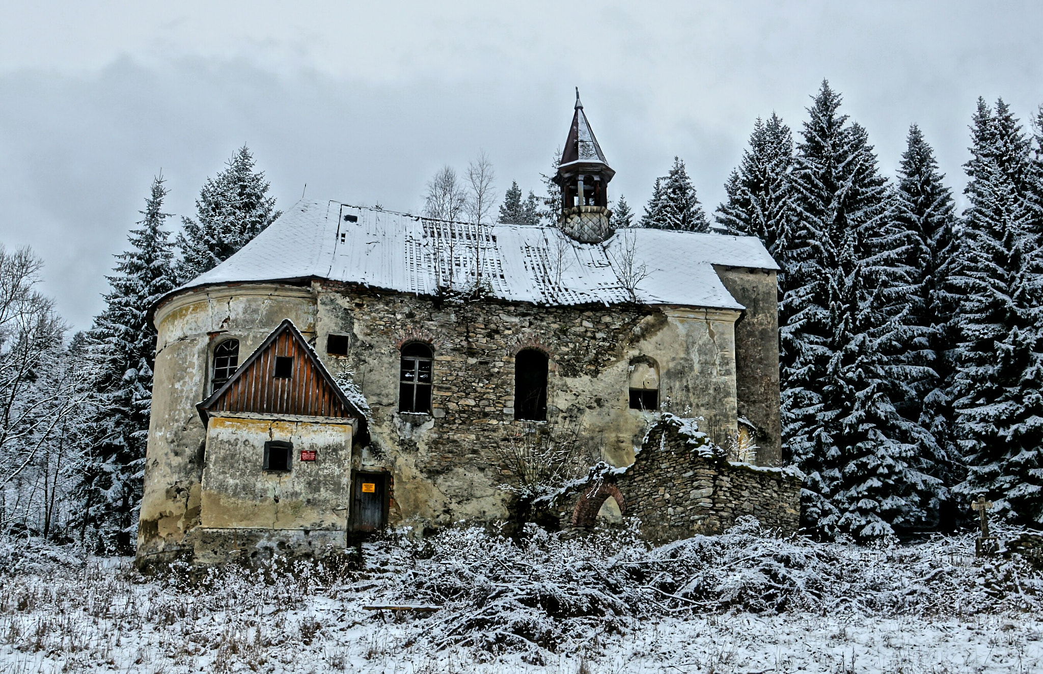 Sony SLT-A77 + Sony DT 16-50mm F2.8 SSM sample photo. Forgotten church 1 photography