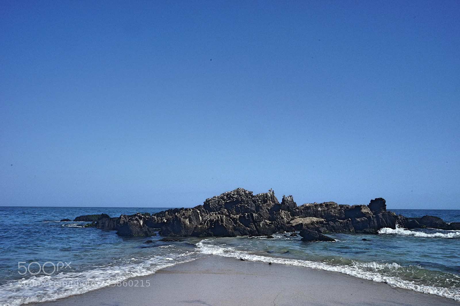 Sony a7 II sample photo. Waves triangle photography