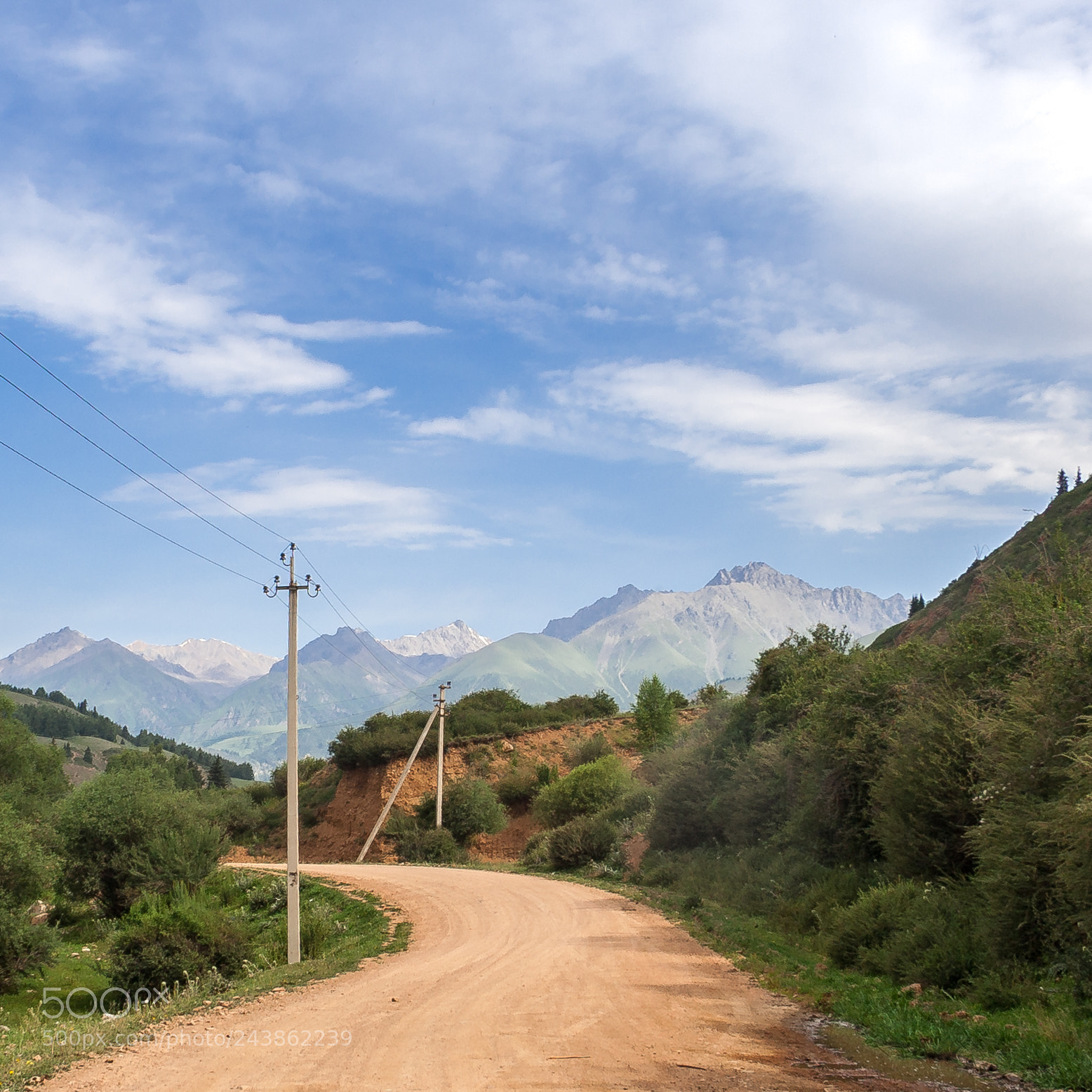 Canon EOS 350D (EOS Digital Rebel XT / EOS Kiss Digital N) sample photo. The road in mountains. photography