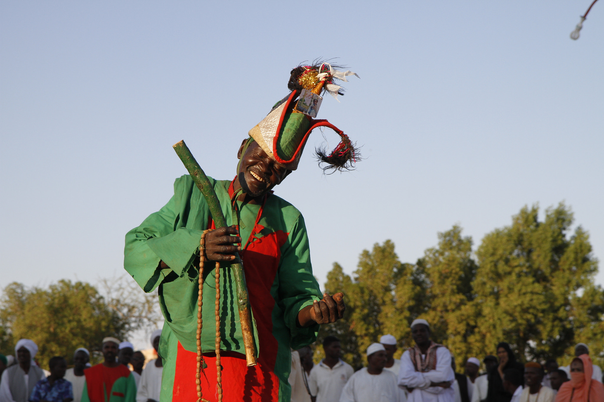 Canon EOS 7D + Canon EF-S 17-55mm F2.8 IS USM sample photo. Old dervish in a colorful jellabiya photography