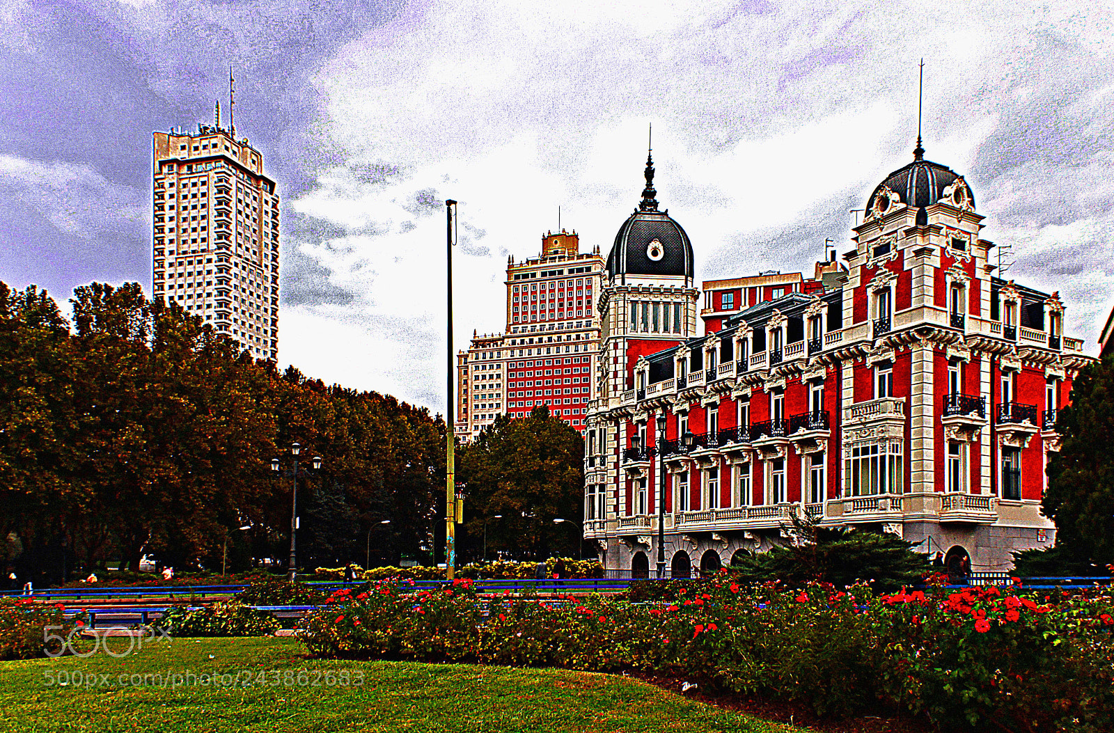 Canon EOS 550D (EOS Rebel T2i / EOS Kiss X4) sample photo. Madrid la grande via photography