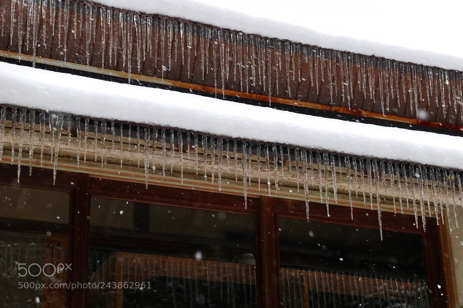 Canon EOS M6 sample photo. An icicle. photography