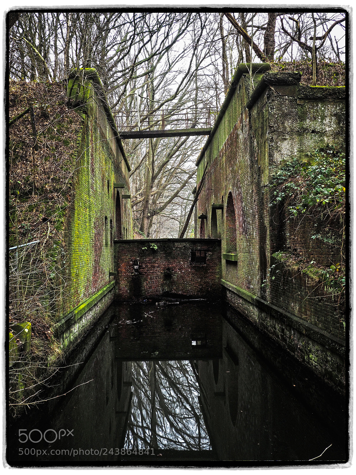 Olympus OM-D E-M1 sample photo. Old buildings with moat photography