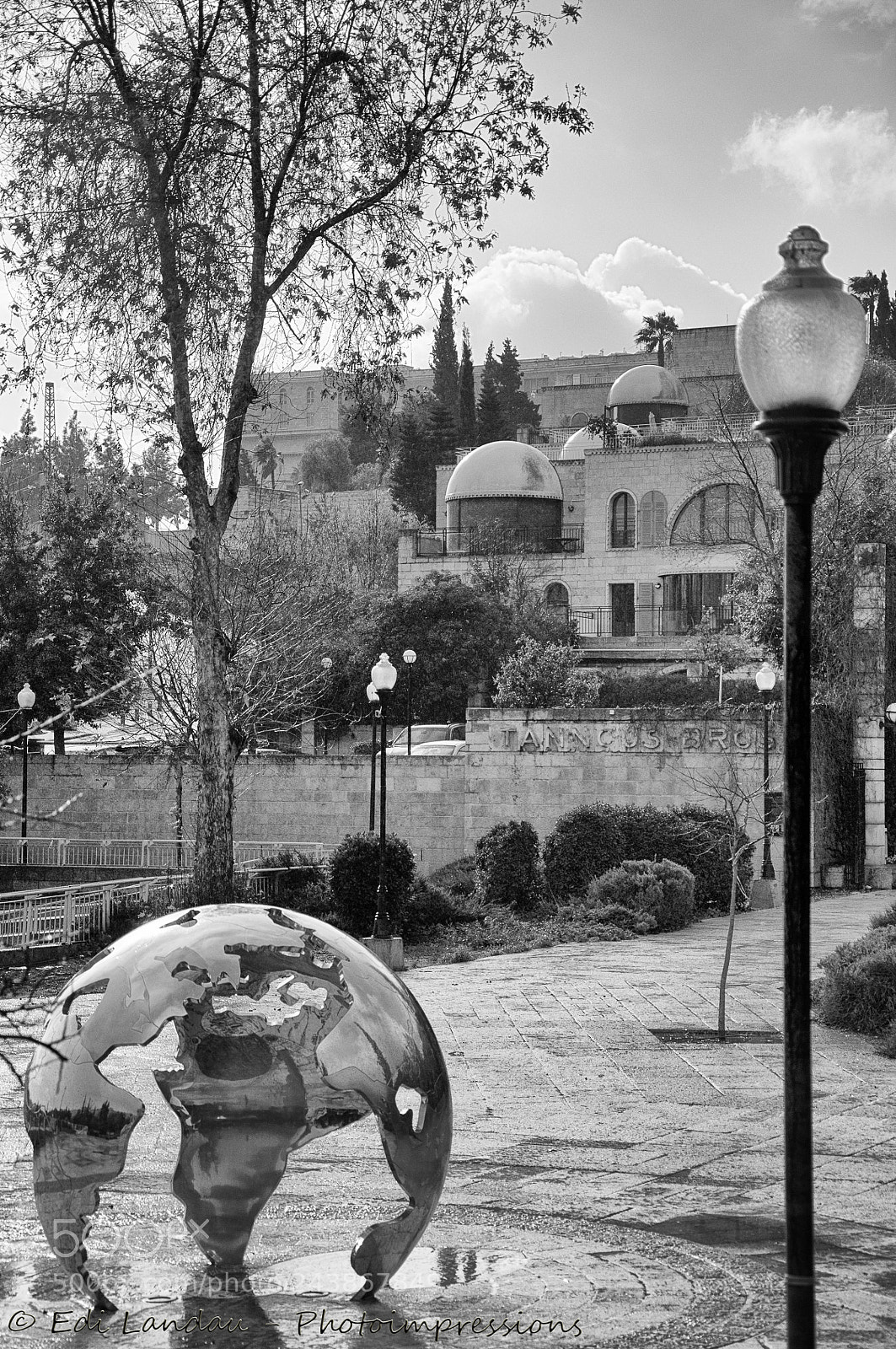 Nikon D5000 sample photo. On a rainy day photography