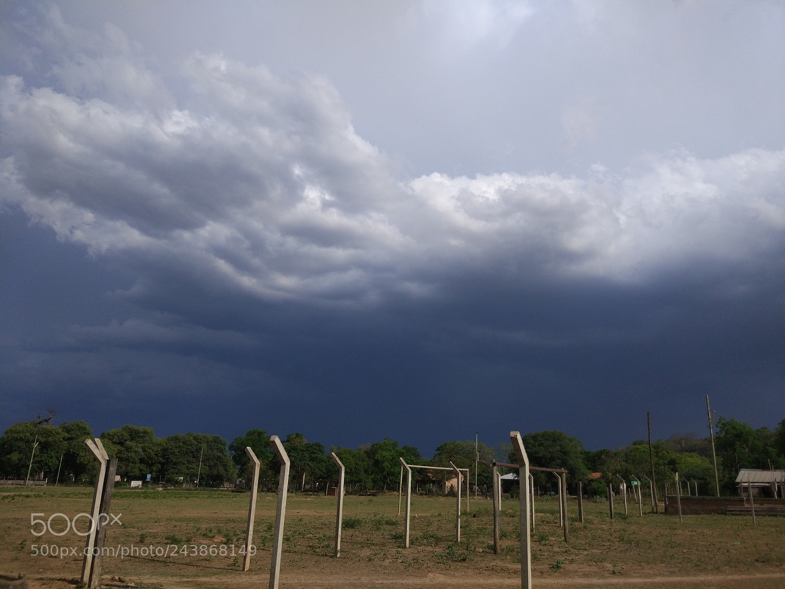Xiaomi MI 5 sample photo. Thick clouds before the photography