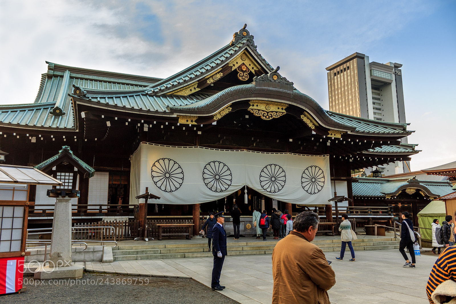 Canon EOS 1200D (EOS Rebel T5 / EOS Kiss X70 / EOS Hi) sample photo. Yasukuni shrine shinto shrine photography