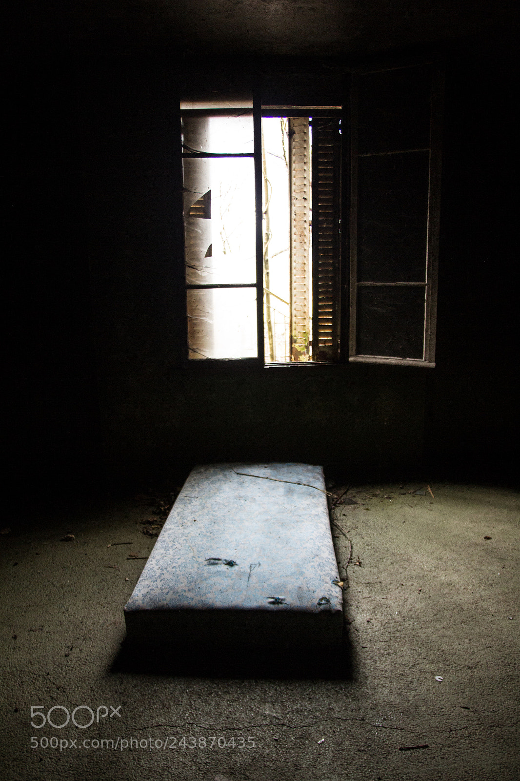 Canon EOS 60D sample photo. Down and out photography
