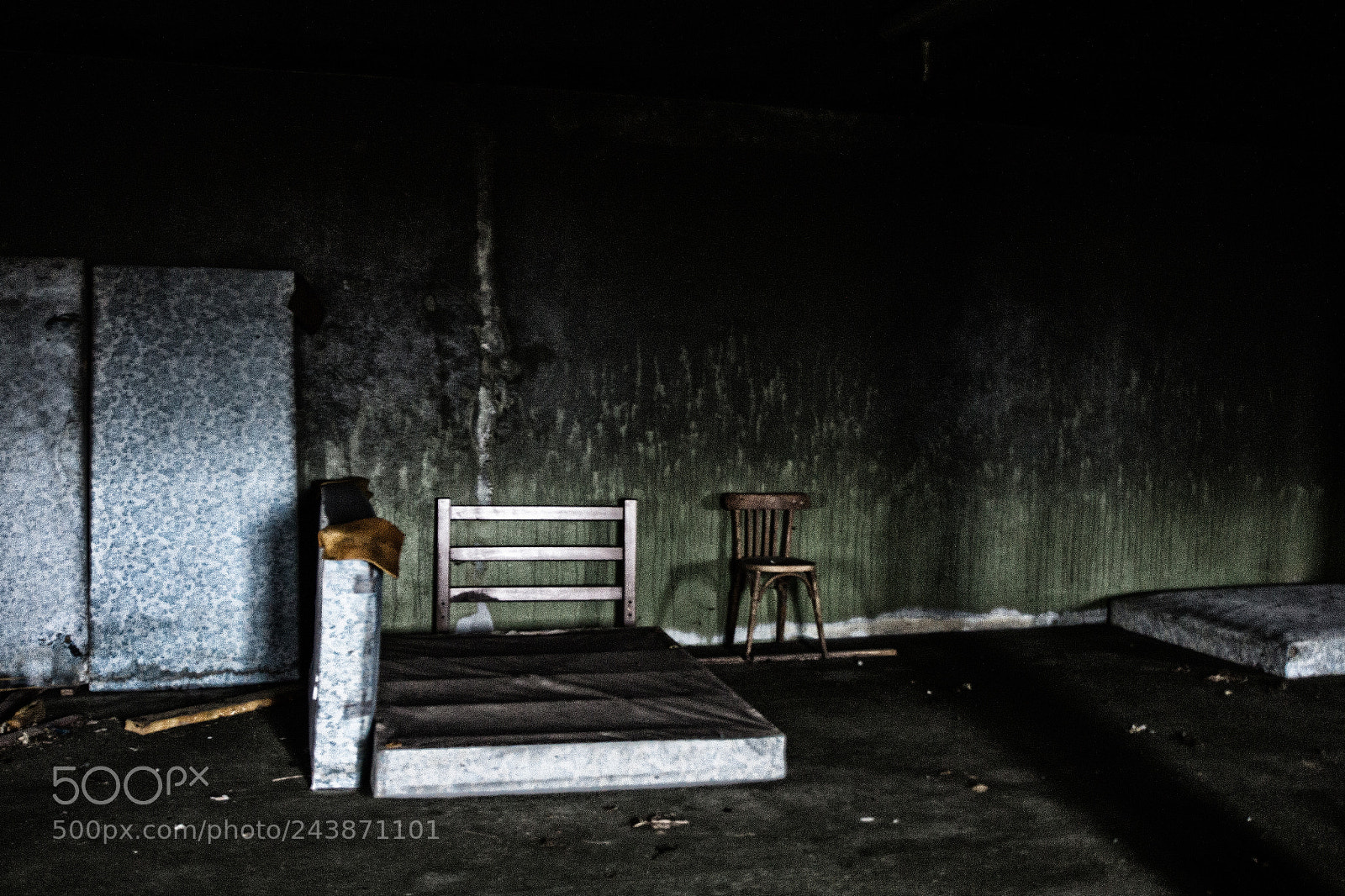 Canon EOS 60D sample photo. Misery bed photography